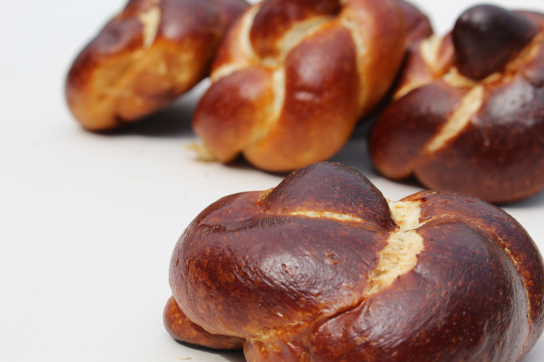 Yoni's Pretzel Challah Rolls
