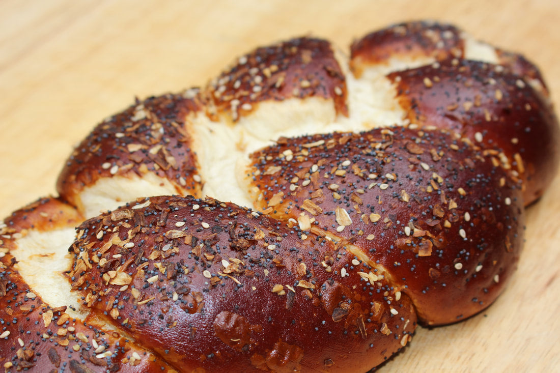 Yoni's Pretzel Challah Everything