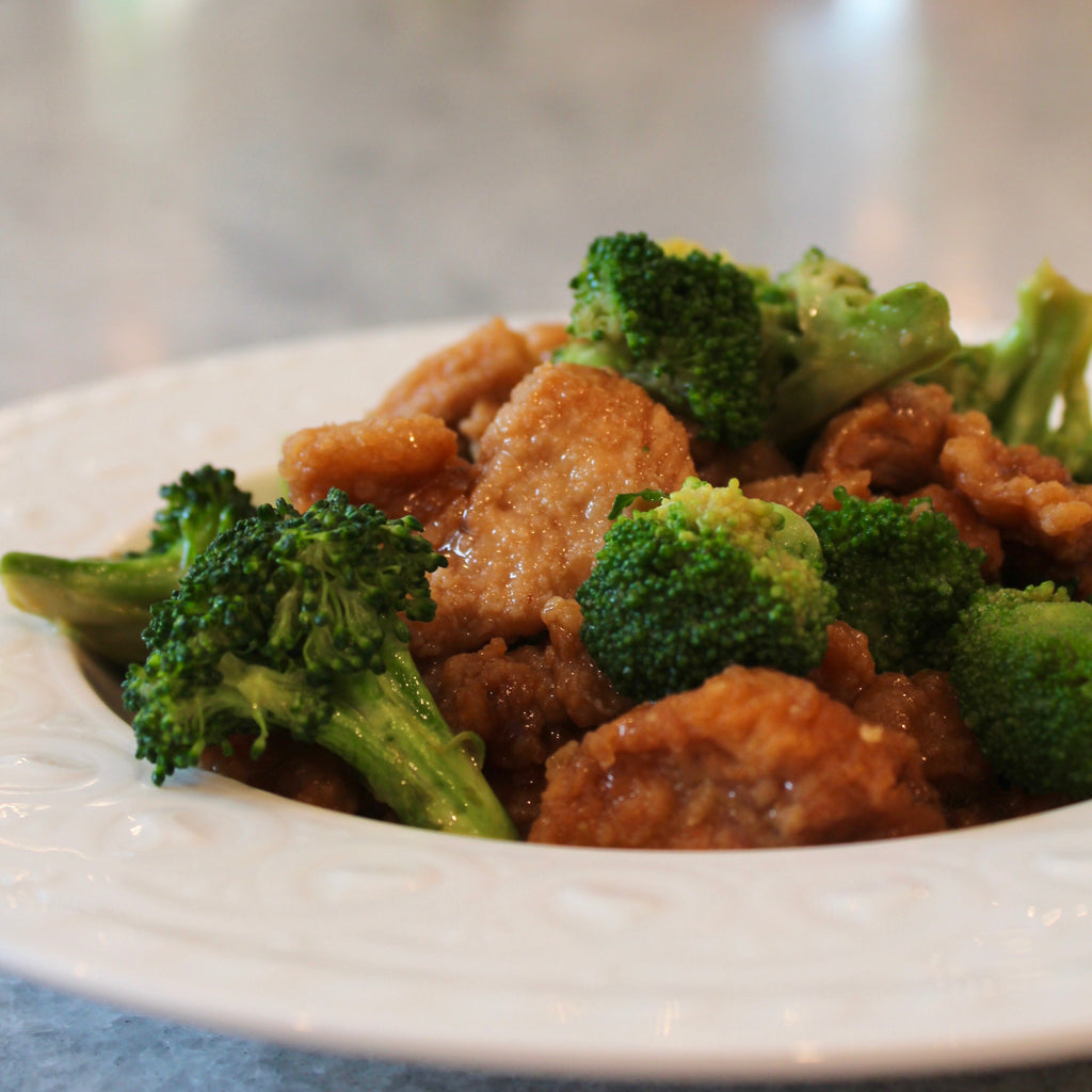 General Tso's Chicken with Broccoli Catering Tray